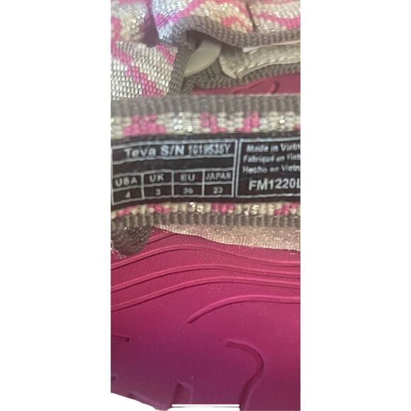 Teva Little Girls Fuchsia Red Open Toe Hook & Loop Geometric Sandals Size 4 - Picture 6 of 13